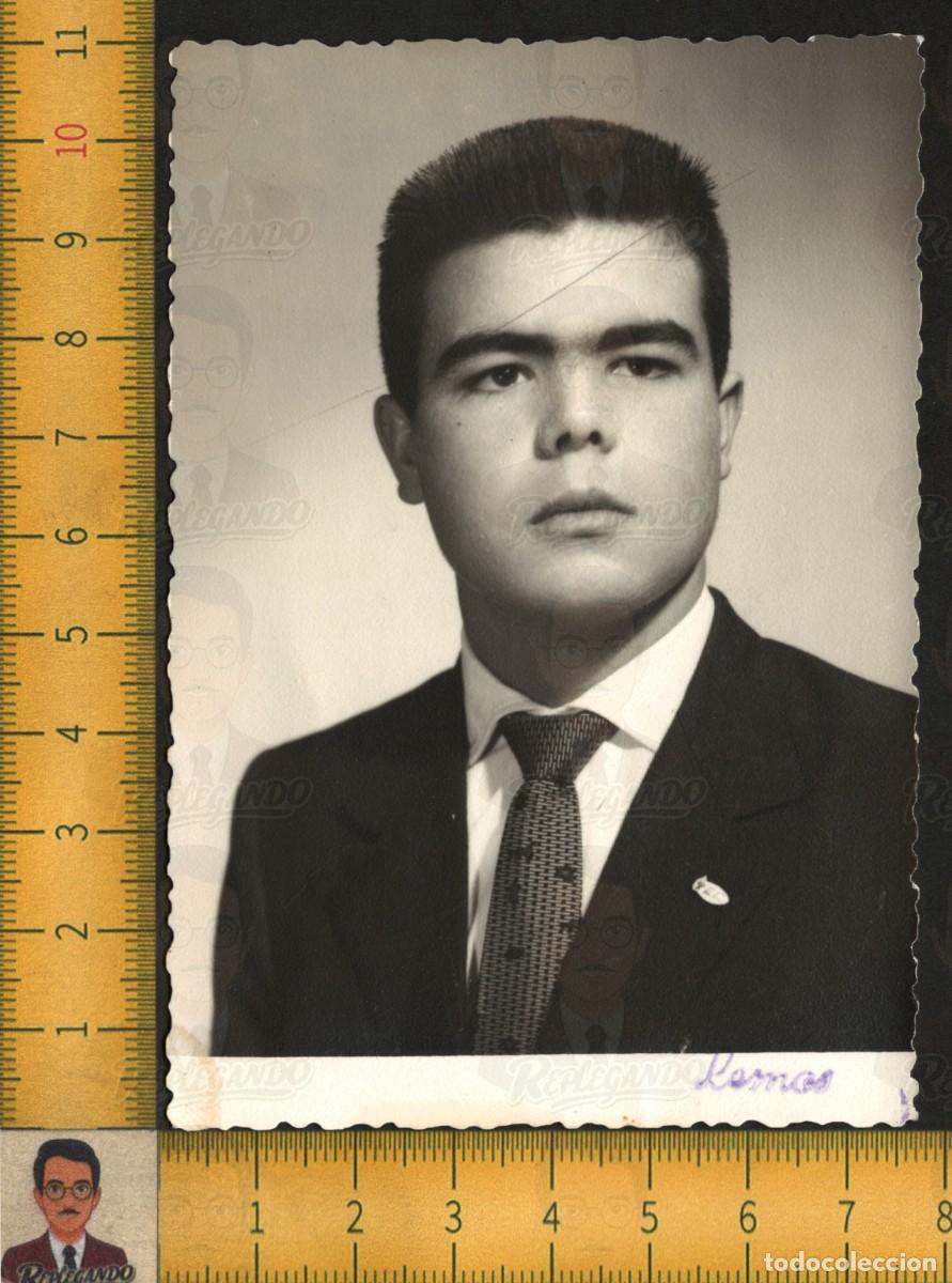 Fotograf&iacute;a antigua: RETRATO HOMBRE JOVEN PELO CORTO - TRAJE CORBATA - FOTO LEMOS LOS PALACIOS SEVILLA - ANTIGUA A&Ntilde;O 1962
