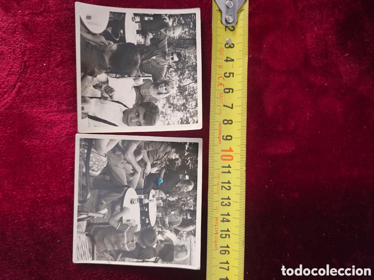 Fotograf&iacute;a antigua: ​Lote de 2 Fotograf&iacute;as Vintage Originales (A&ntilde;os 60/70) comida en un bar Blanco y Negro (7,5 x