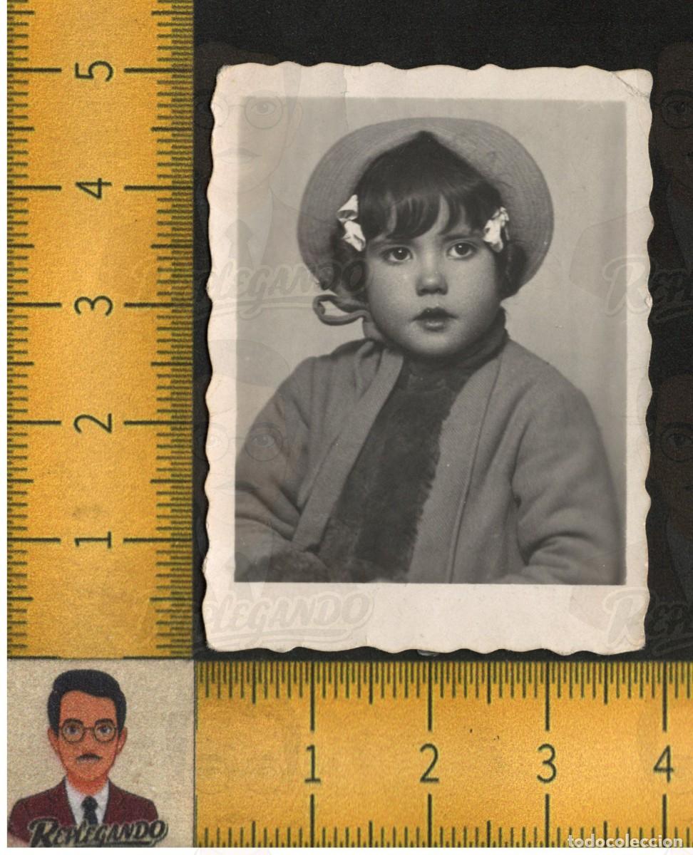 Fotograf&iacute;a antigua: RETRATO NI&Ntilde;A SOMBRERO LAZOS PELO - ABRIGO BUFANDA MIRADA DULCE - FOTO ANTIGUA ART&Iacute;STICA A&Ntilde;OS 40/50