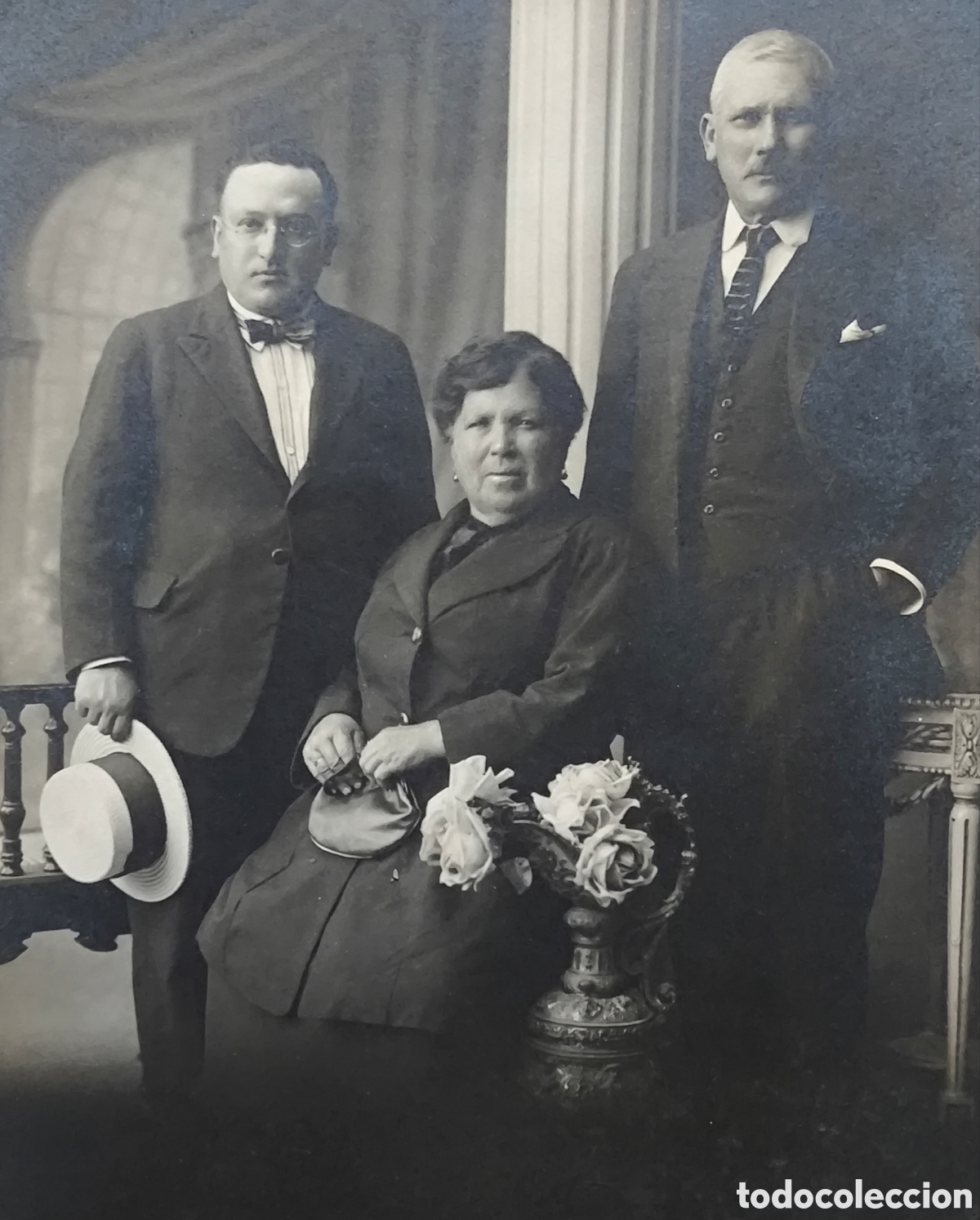 Fotograf&iacute;a antigua: FOTOGRAF&Iacute;A RETRATO DE ESTUDIO FAMILIA FOT&Oacute;GRAFO J. VILATOB&Aacute; SABADELL C. 1920
