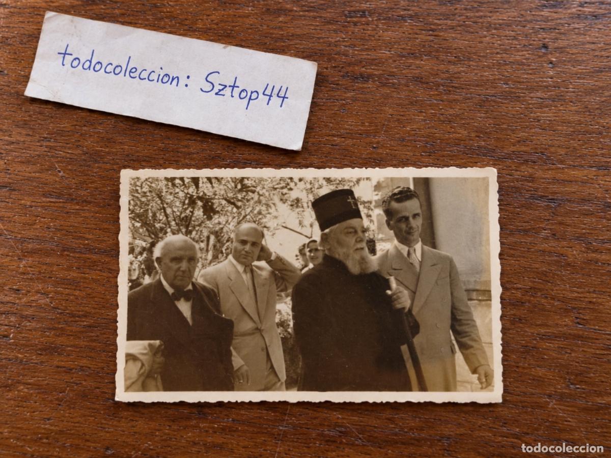 Fotograf&iacute;a antigua: Antigua Fotograf&iacute;a de Arzobispo / Patriarca Ortodoxo Griego con S&eacute;quito c. 1940