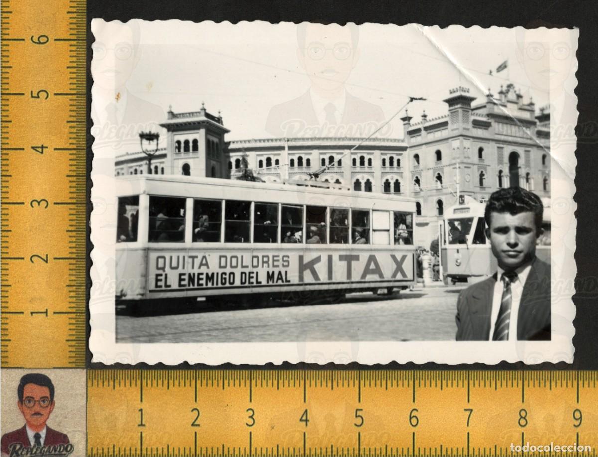 Fotograf&iacute;a antigua: PLAZA TOROS LAS VENTAS MADRID - TRANV&Iacute;A N&ordm; 916 PUBLICIDAD KITAX - CHICO JOVEN - FOTO ANTIGUA A&Ntilde;OS 50
