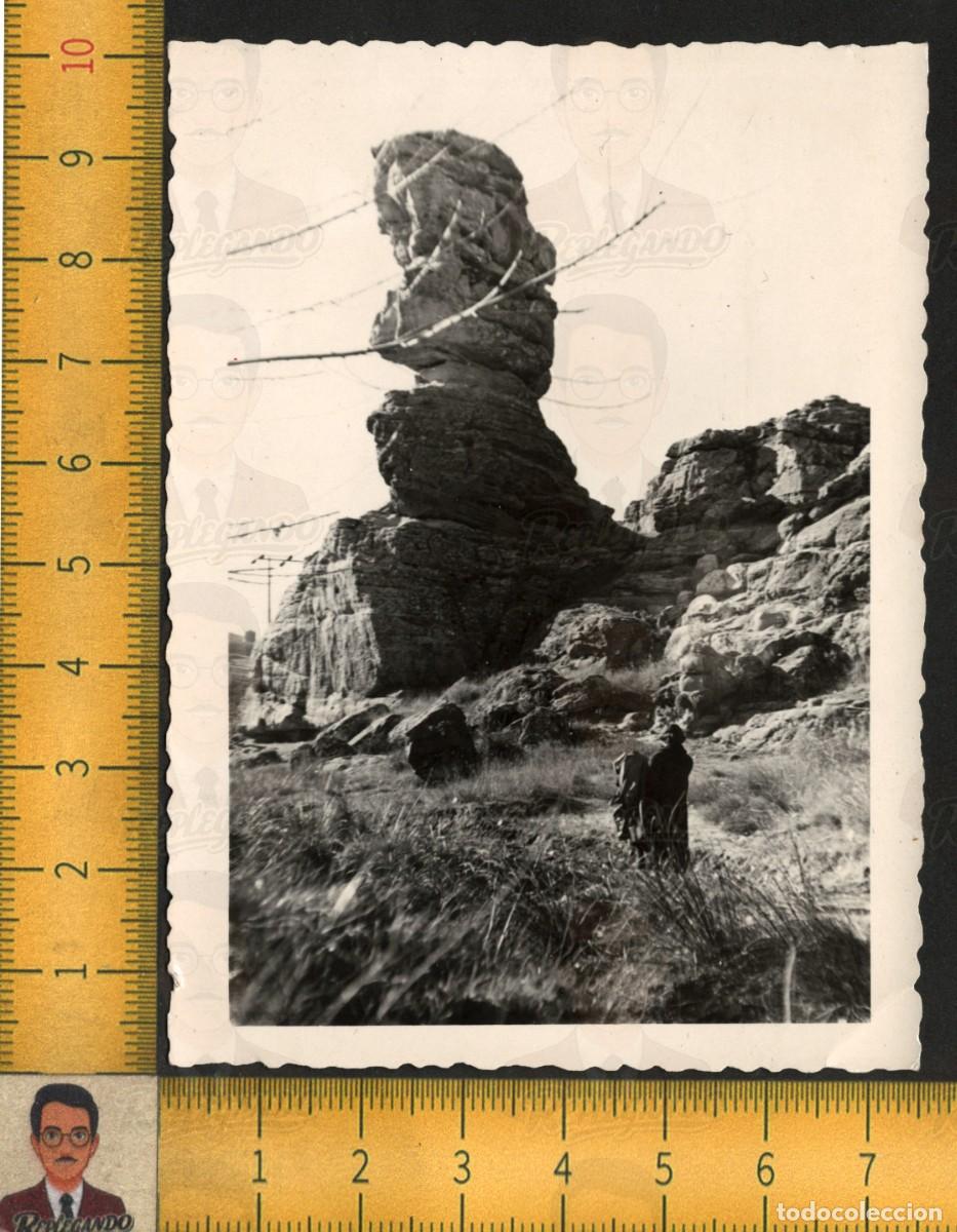 Fotograf&iacute;a antigua: PE&Ntilde;ASCO FORMACI&Oacute;N ROCOSA MONUMENTAL - ANTENAS TELEVISI&Oacute;N - &iquest;ANDALUC&Iacute;A? - FOTOGRAF&Iacute;A ANTIGUA A&Ntilde;OS 60