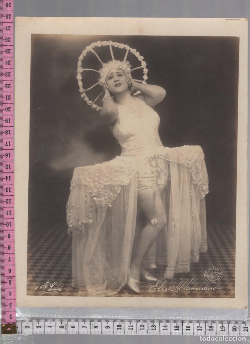 Fotograf&iacute;a antigua: Fotograf&iacute;a original Cuba Trinidad y Hno. Cigarros 1920s Art D&eacute;co Cabaret 20,3 x 25,4 cm