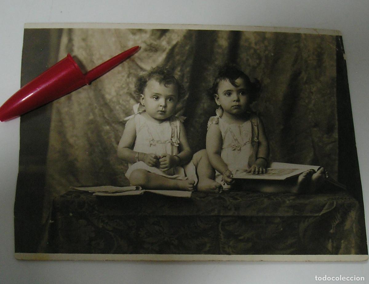 Fotograf&iacute;a antigua: ANTIGUA FOTO FOTOGRAFIA COSTUMBRISTA PRINCIPIOS DEL SIGLO PASADO DOS HERMANAS (26-11)
