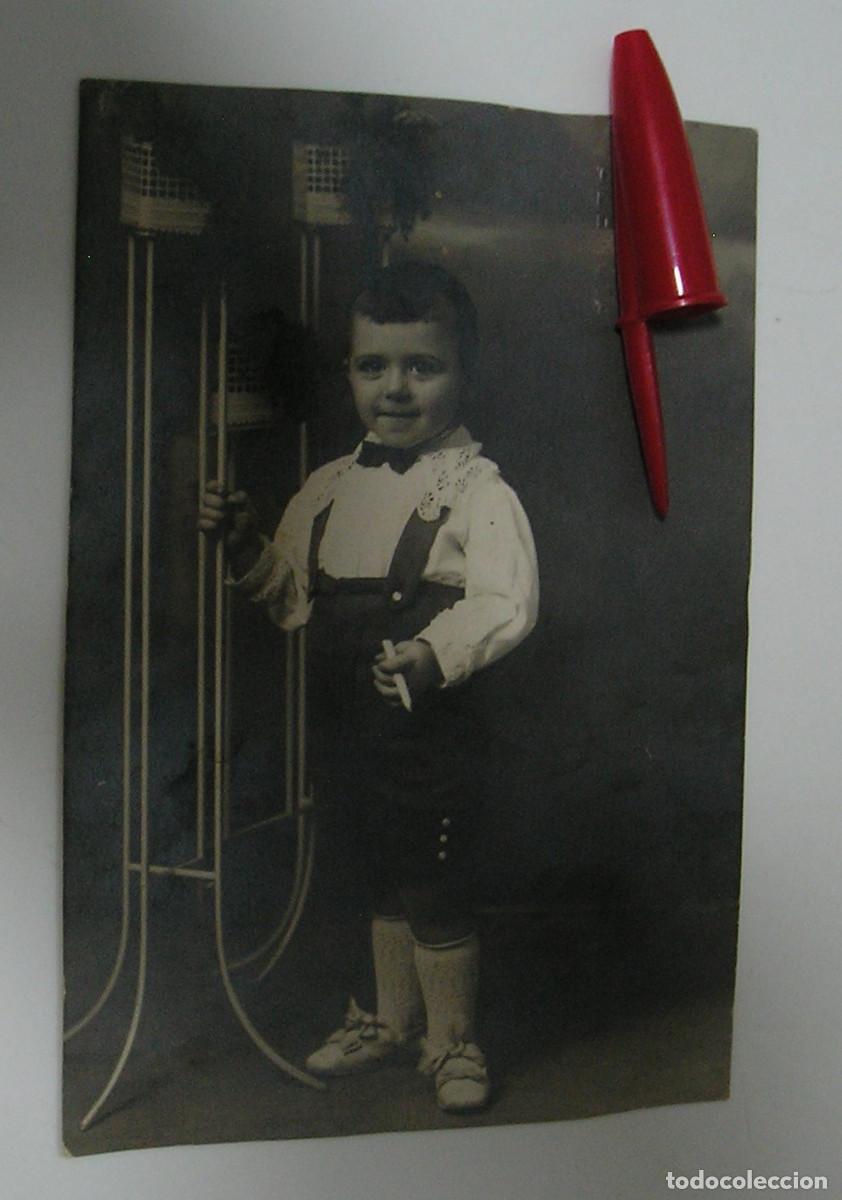 Fotograf&iacute;a antigua: ANTIGUA FOTO FOTOGRAFIA COSTUMBRISTA PRINCIPIOS DEL SIGLO PASADO UN FUMADOR PRECOZ (26-11)