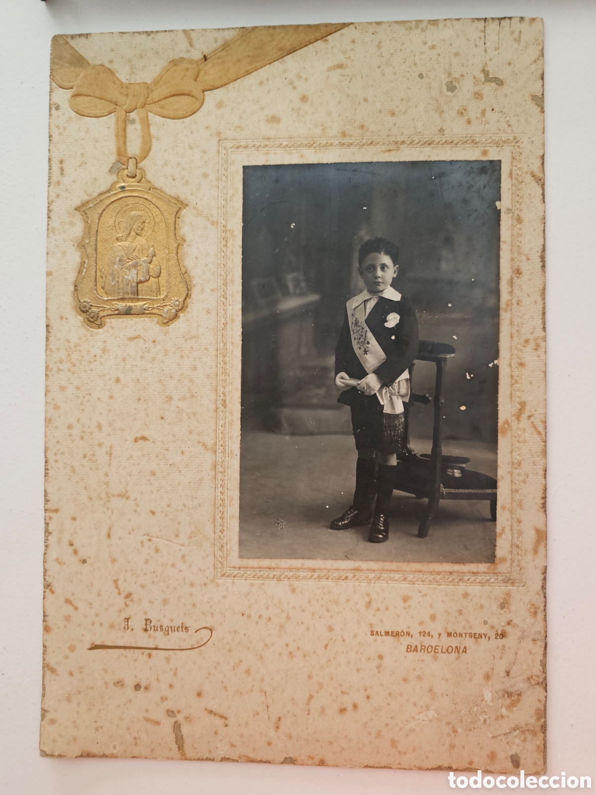 Fotograf&iacute;a antigua: ​Fotograf&iacute;a muy grande Antigua Primera Comuni&oacute;n Ni&ntilde;o &ndash; Fot&oacute;grafo J. Busquets (Barcelona, pps. S. XX)