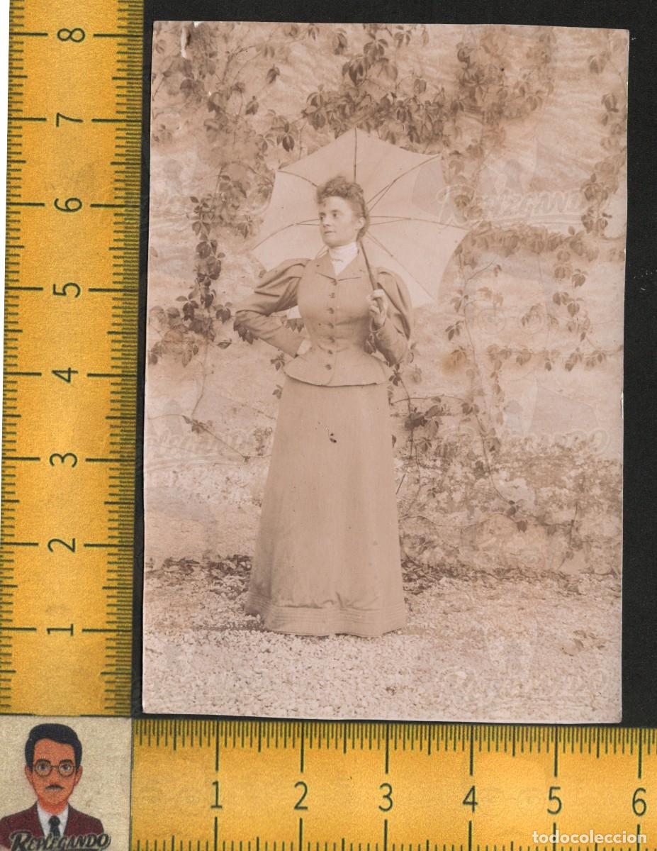 Fotograf&iacute;a antigua: MUJER ELEGANTE POSA SOMBRILLA - VESTIDO LARGO MODA &Eacute;POCA - FOTOGRAF&Iacute;A ANTIGUA ART&Iacute;STICA A&Ntilde;OS 10/20