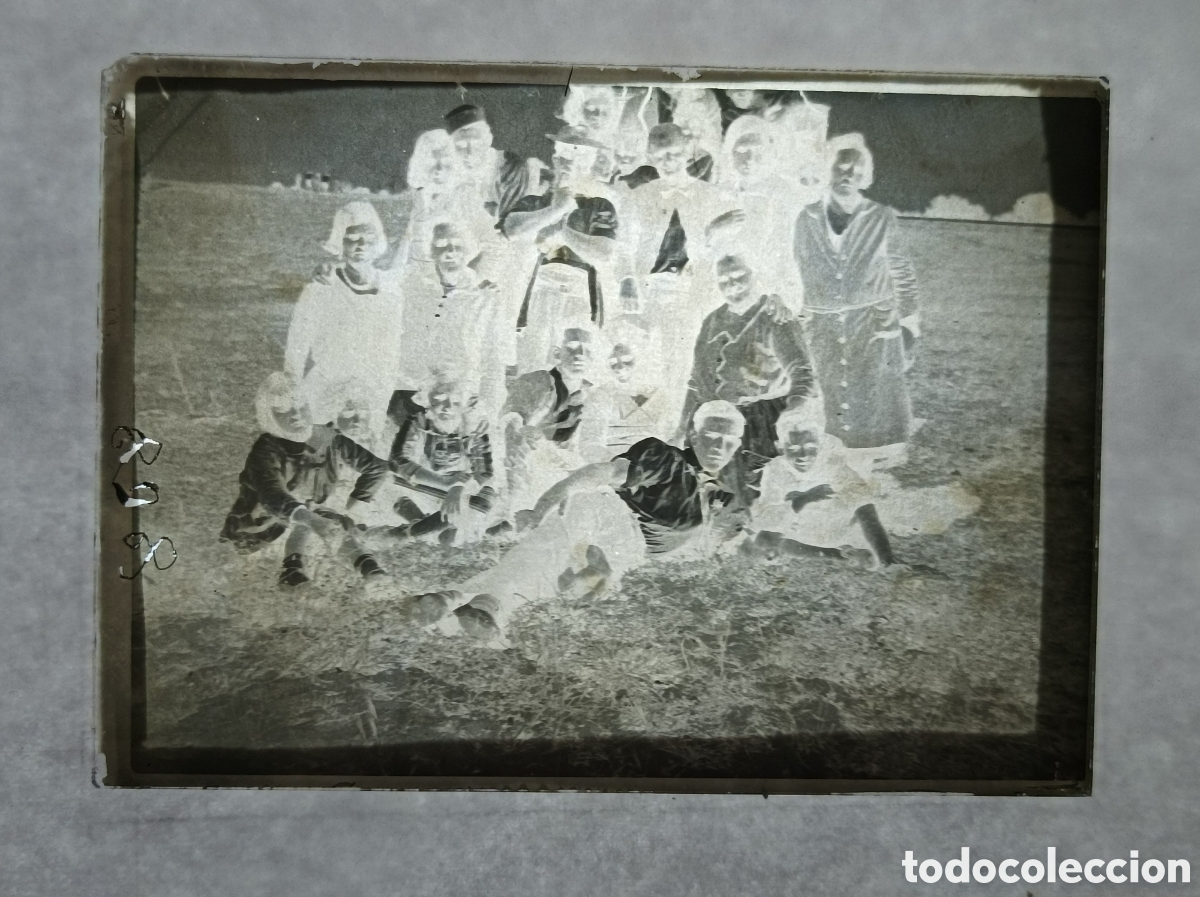 Fotograf&iacute;a antigua: NEGATIVO DE CRISTAL. PAISANOS. 9x6,5 CM. VER FOTOS. FOTOGRAF&Iacute;A ANTIGUA.