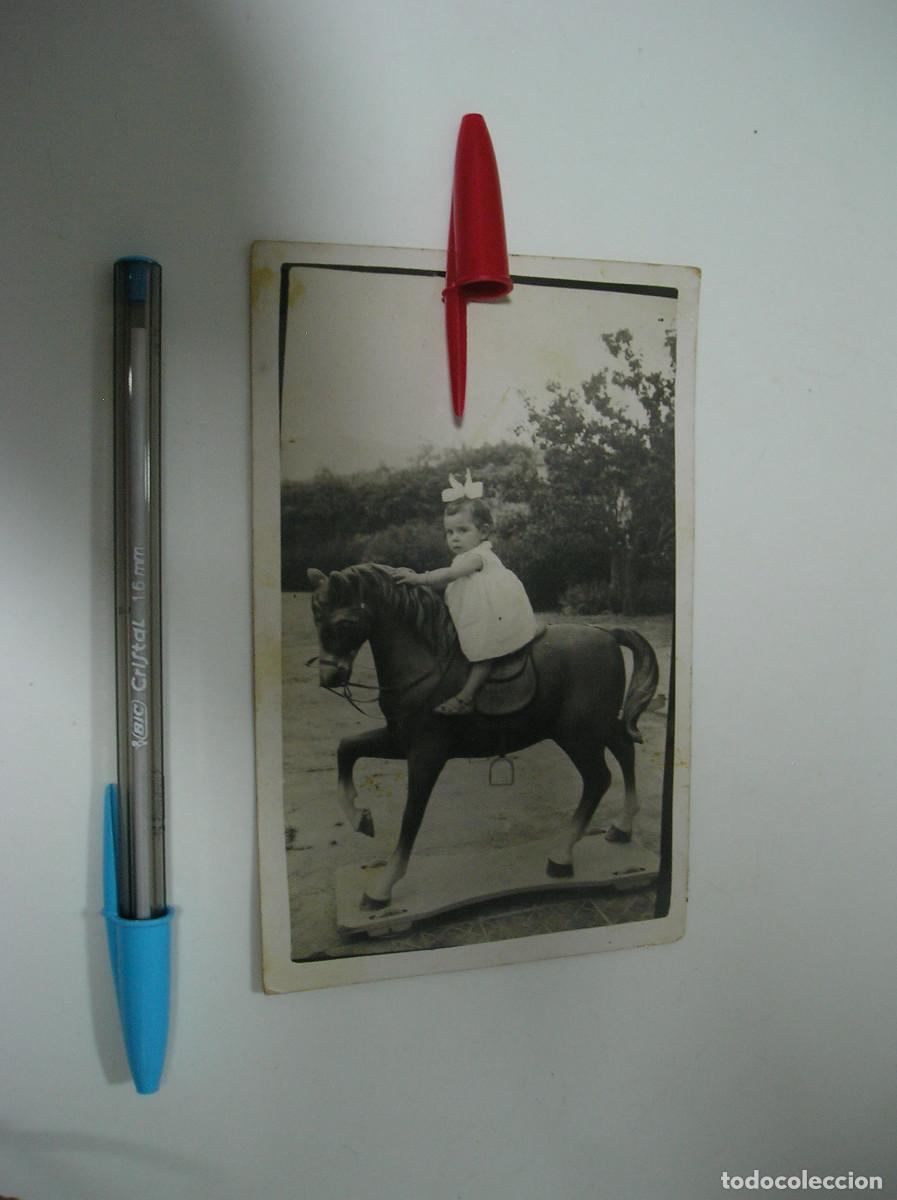 Fotograf&iacute;a antigua: ANTIGUA FOTO FOTOGRAFIA COSTUMBRISTA PRINCIPIOS DEL SIGLO PASADO EL CABALLO DE CARTON (26-11)