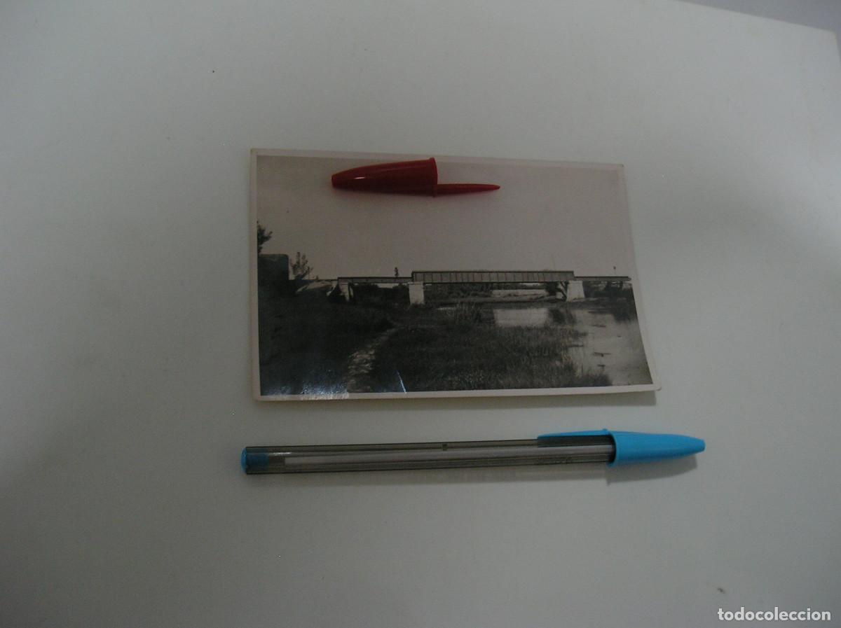 Fotograf&iacute;a antigua: ANTIGUA FOTO FOTOGRAFIA COSTUMBRISTA PRINCIPIOS DEL SIGLO PASADO PUENTE SOBRE EL RIO (26-11)