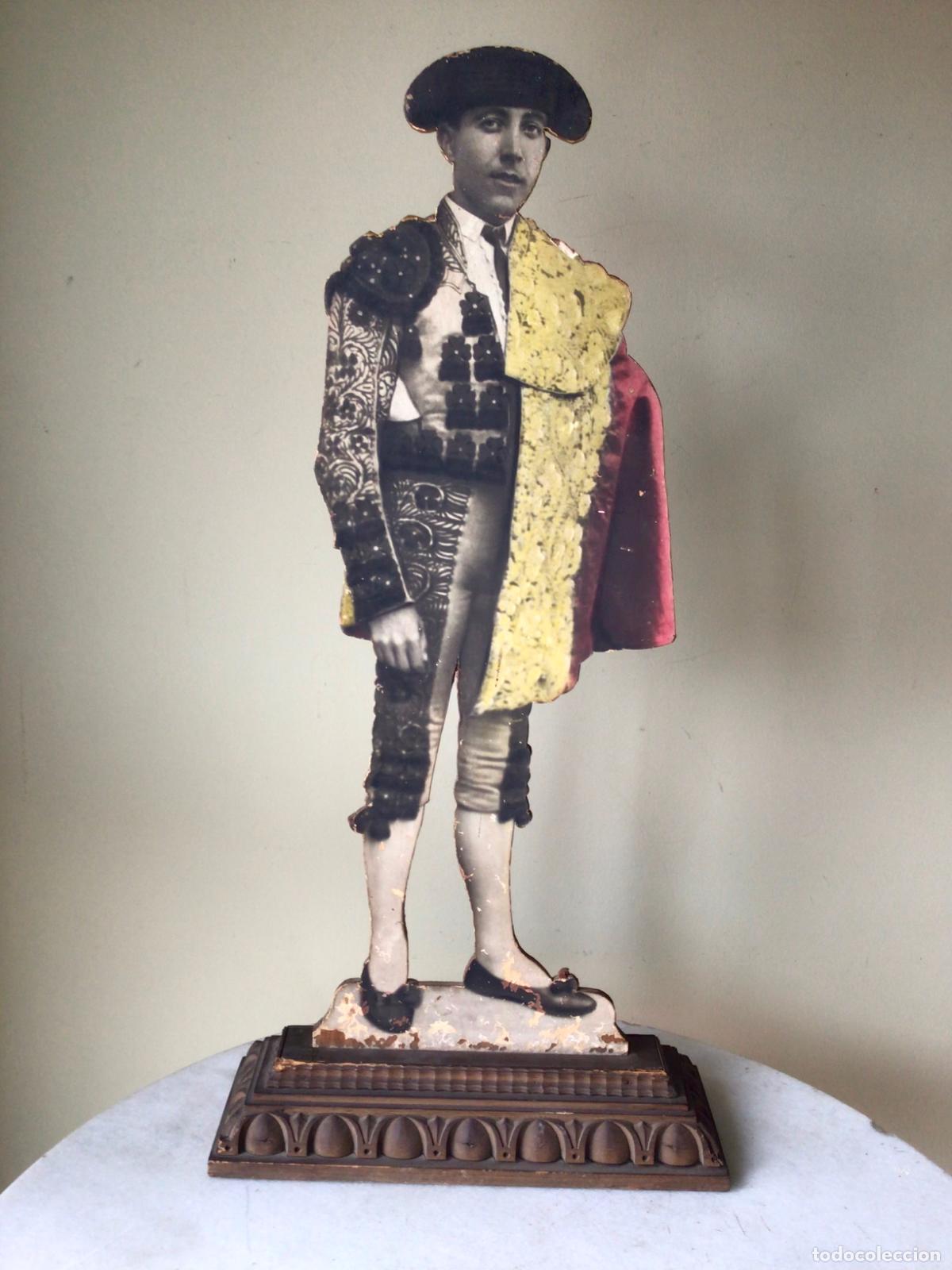 Fotograf&iacute;a antigua: RARA Y ANTIGUA FOTO SILUETA DE TORERO A&Ntilde;OS 30 , CON BASE TALLADA