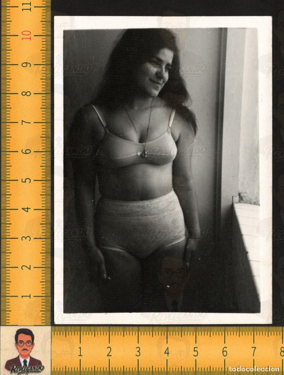 Fotograf&iacute;a antigua: SEXY MUJER JOVEN GUAPA POSA LENCER&Iacute;A - SUJETADOR ROPA INTERIOR - FOTO ANTIGUA ART&Iacute;STICA A&Ntilde;OS 50/60