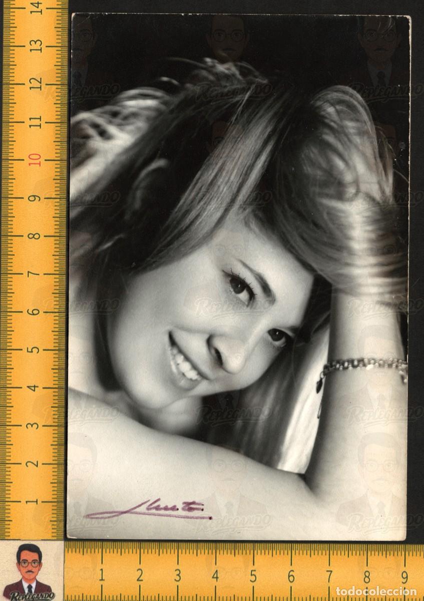 Fotograf&iacute;a antigua: GUAPA SEXY MUJER RUBIA POSA RETRATO ART&Iacute;STICO - MIRADA SONRISA PULSERA - FOTO ANTIGUA A&Ntilde;OS 60/70