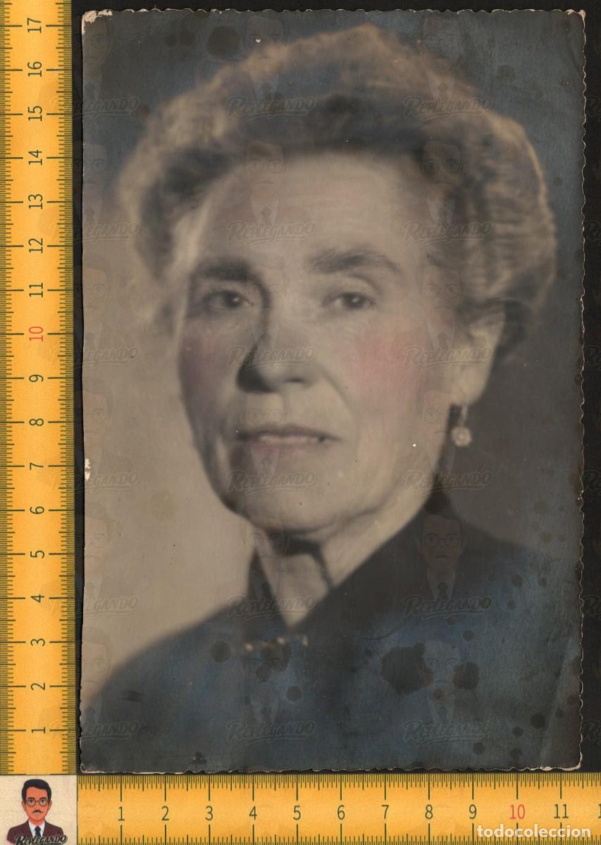 Fotograf&iacute;a antigua: RETRATO MUJER MAYOR ELEGANTE - PENDIENTES PEINADO MIRADA - FOTO ANTIGUA ESTUDIO BARCELONA A&Ntilde;O 1944