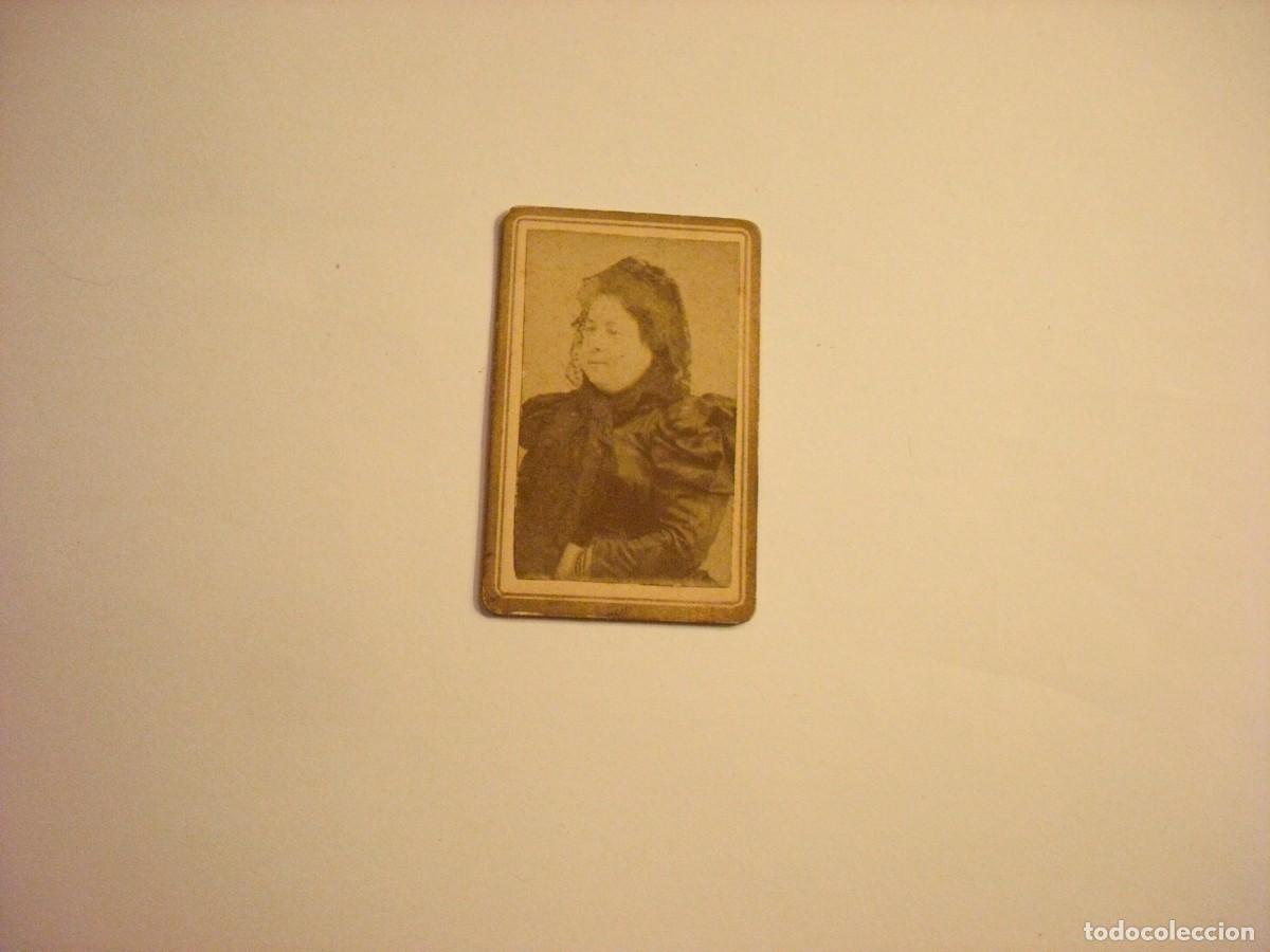 Fotografia antica: ANTIGUA FOTO MINIATURA DE MUJER . 6 X 3 CM. FOTOGRAFO JUAN PERIS