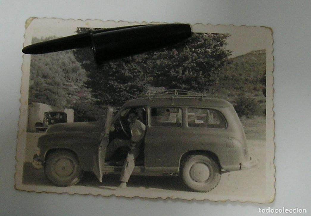 Fotograf&iacute;a antigua: ANTIGUA FOTO FOTOGRAFIA LA ESPA&Ntilde;A DE LA POSGUERRA CIVIL SUS GENTES EL COCHE FAMILIAR (26-12)