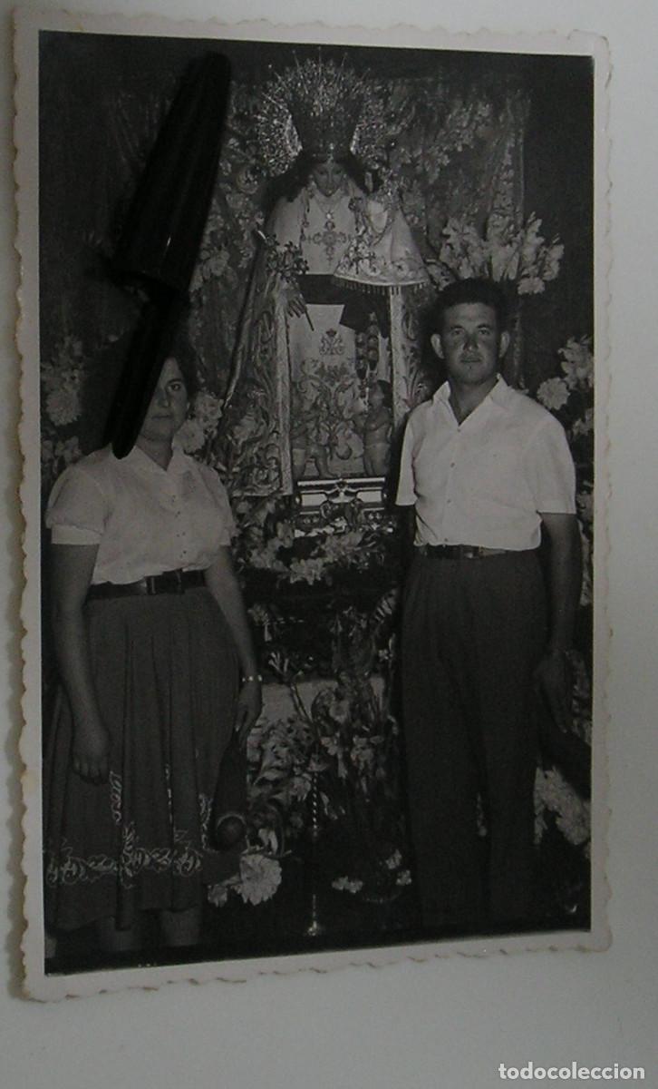 Fotograf&iacute;a antigua: ANTIGUA FOTO FOTOGRAFIA LA ESPA&Ntilde;A DE LA POSGUERRA CIVIL VISITA A LA VIRGEN JULIO 1959 (26-12
