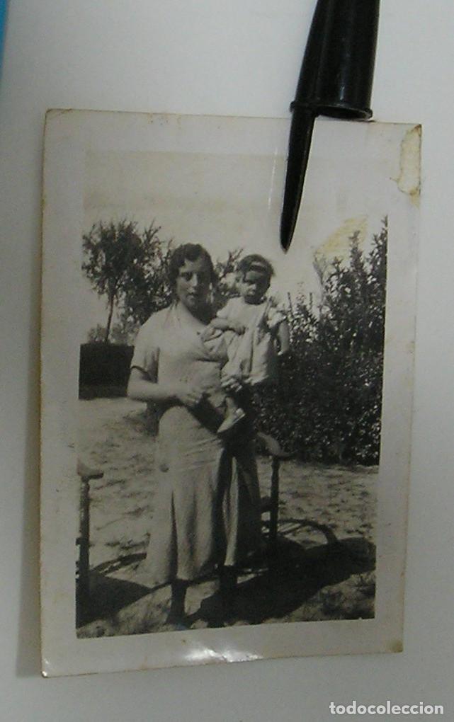Fotograf&iacute;a antigua: ANTIGUA FOTO FOTOGRAFIA LA ESPA&Ntilde;A DE LA POSGUERRA LA MADRE (26-12)