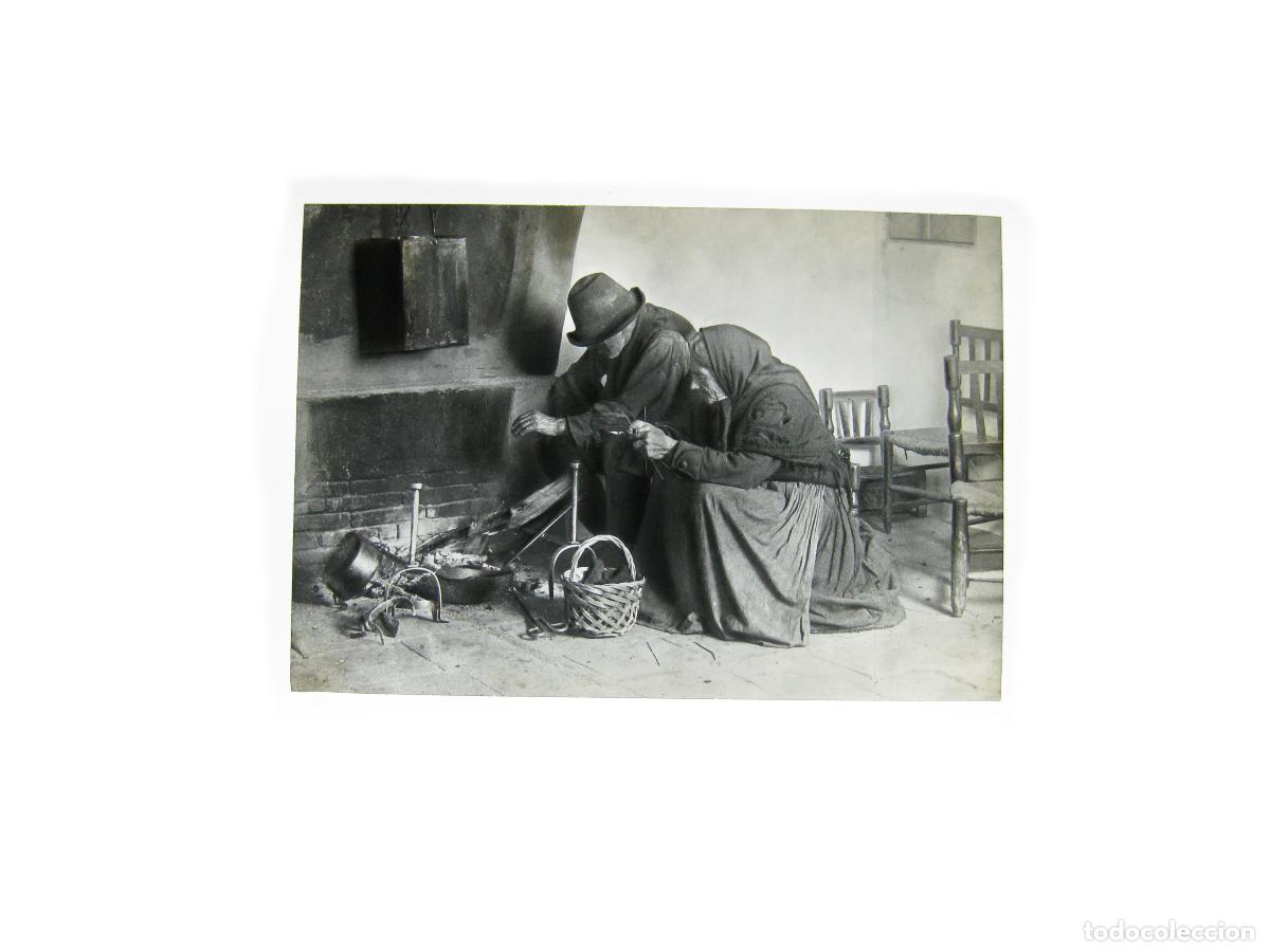 Fotograf&iacute;a antigua: FOTOGRAF&Iacute;A DE UNA ANTIGUA ESCENA CASERA EN LA COCINA. POSITIVO ORIGINAL. TRANSPARENCIA DE CELULOIDE.