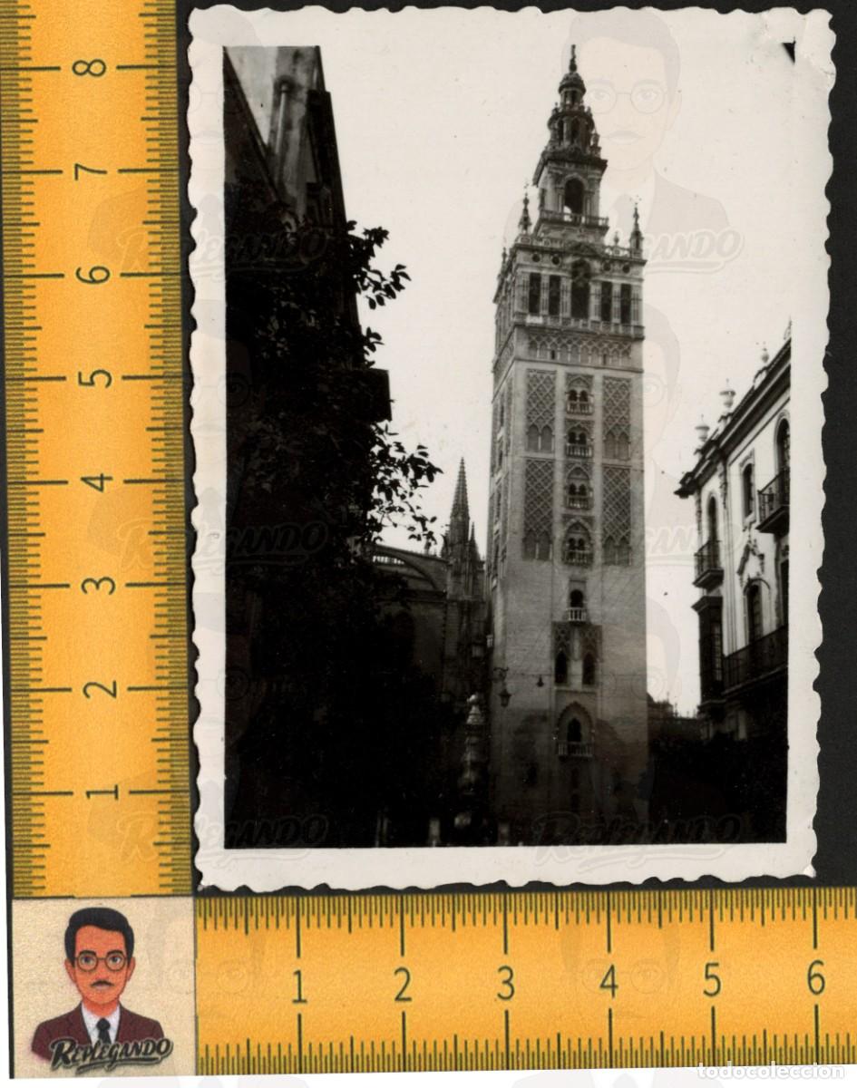 Fotograf&iacute;a antigua: GIRALDA SEVILLA - CATEDRAL TORRE CAMPANARIO ARQUITECTURA VISTA URBANA - FOTOGRAF&Iacute;A ANTIGUA A&Ntilde;OS 50