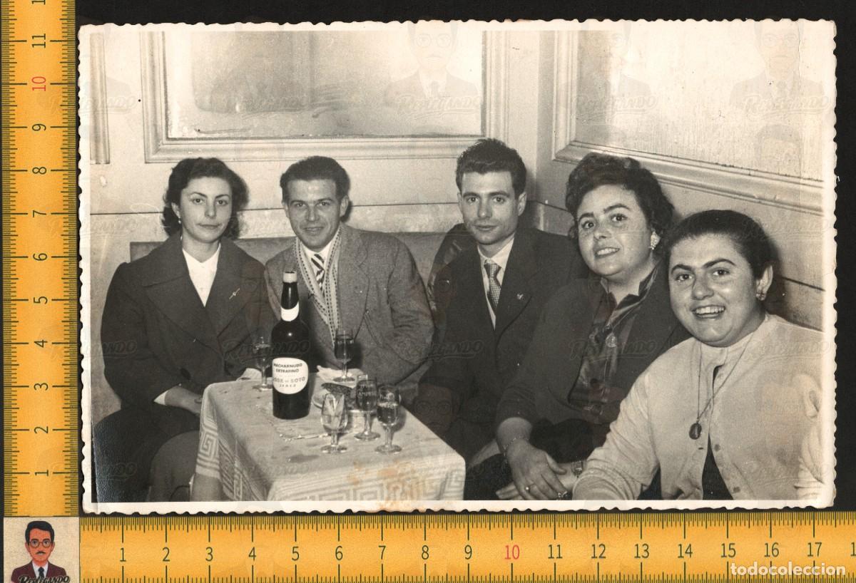 Fotograf&iacute;a antigua: AMIGOS BAR - VINO MACHARNUDO EXTRAFINO JOS&Eacute; SOTO JEREZ - COPAS FINO CAMPERO - FOTO ANTIGUA A&Ntilde;OS 50