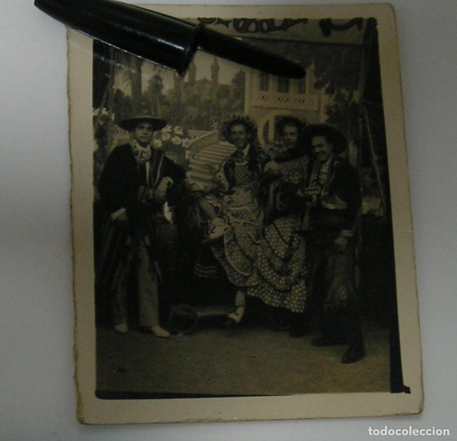 Fotograf&iacute;a antigua: ANTIGUA FOTO FOTOGRAFIA LA ESPA&Ntilde;A DE LA POSGUERRA LA ROMERIA (26-12