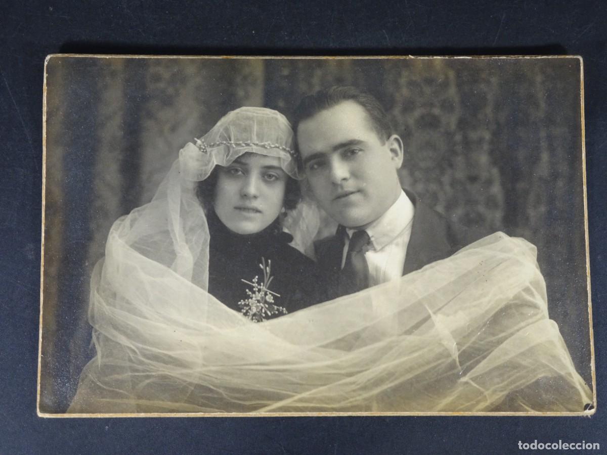 Alte Fotografie: ANTIGUA FOTOGRAF&Iacute;A DE ESTUDIO, PAREJA POSANDO, FOTO SAUT&Eacute;S, BARCELONA, VER FOTOS