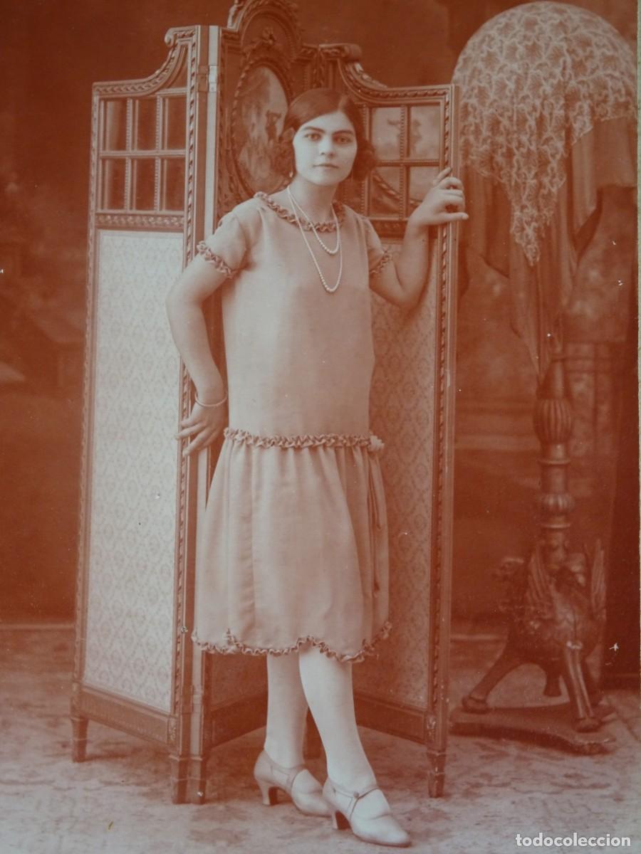 Alte Fotografie: ANTIGUA FOTOGRAF&Iacute;A DE ESTUDIO, CHICA POSANDO, FOTO ALONSO, BARCELONA, VER FOTOS