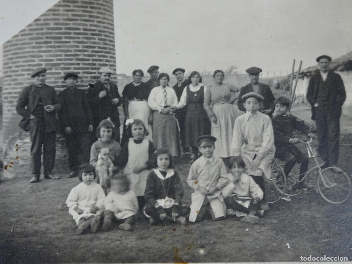 Alte Fotografie: ANTIGUA POSTAL FOTOGR&Aacute;FICA ,GRUPO PERSONAS POSANDO, NI&Ntilde;OS, VER FOTOS