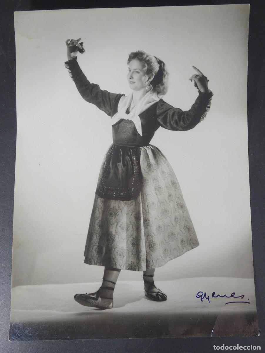 Alte Fotografie: ANTIGUA FOTOGRAF&Iacute;A ORIGINAL FIRMADA GYENES, SOLEDAD SILES, TRAJE T&Iacute;PICO, VER FOTOS