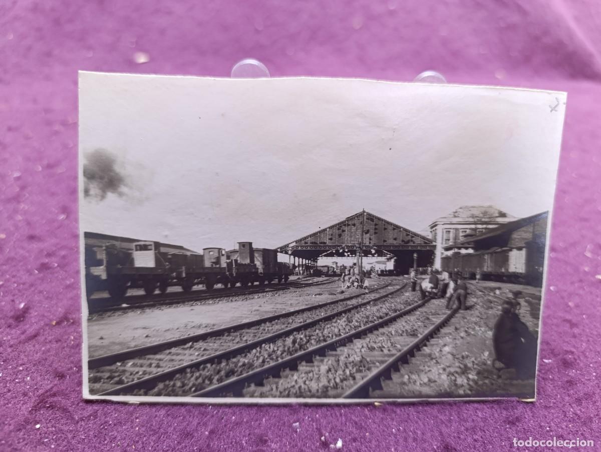 Fotograf&iacute;a antigua: Antigua fotograf&iacute;a en b/n o sepia, Medina del Campo, Estaci&oacute;n, 1930