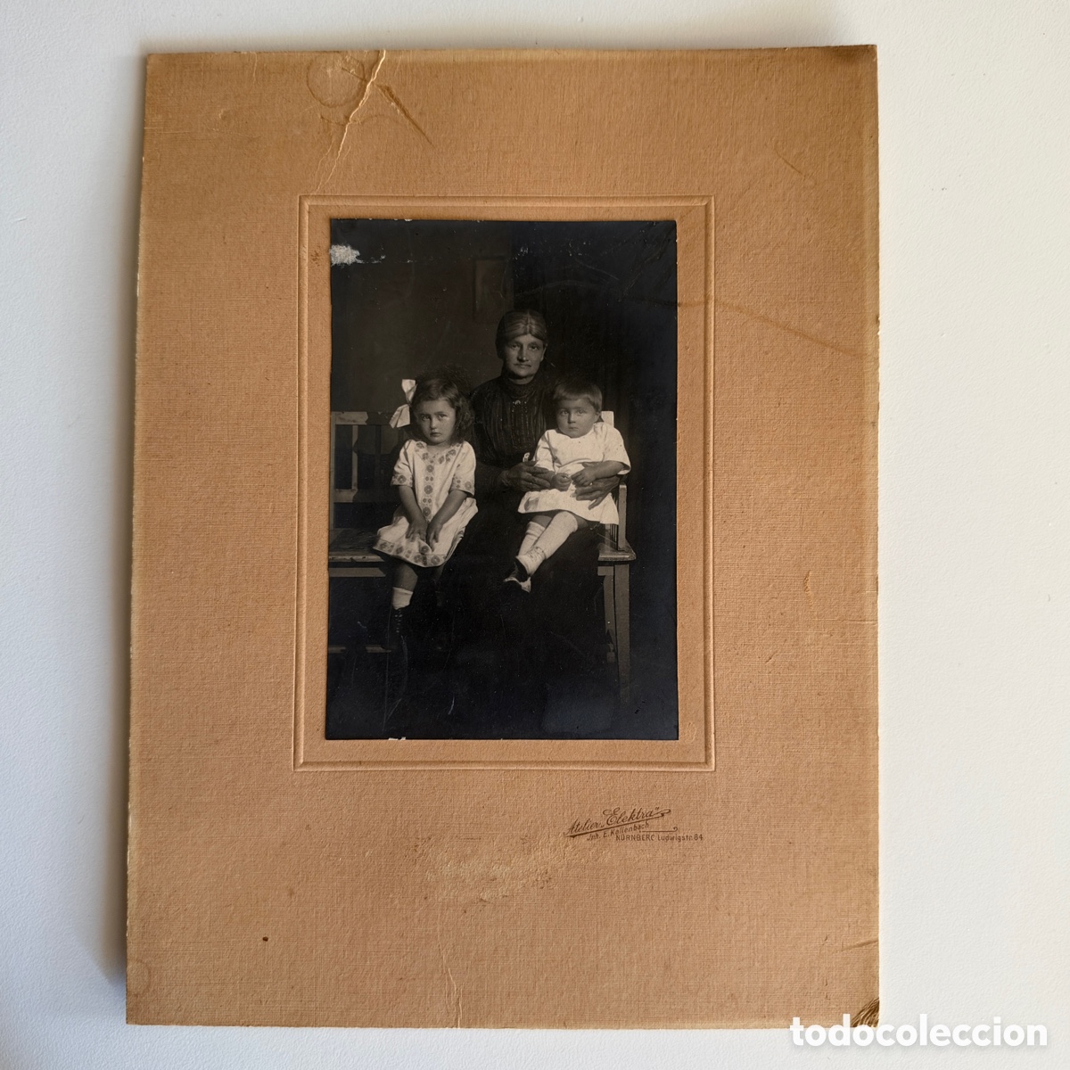 Fotografia antiga: Antigua foto de mujer con ni&ntilde;os