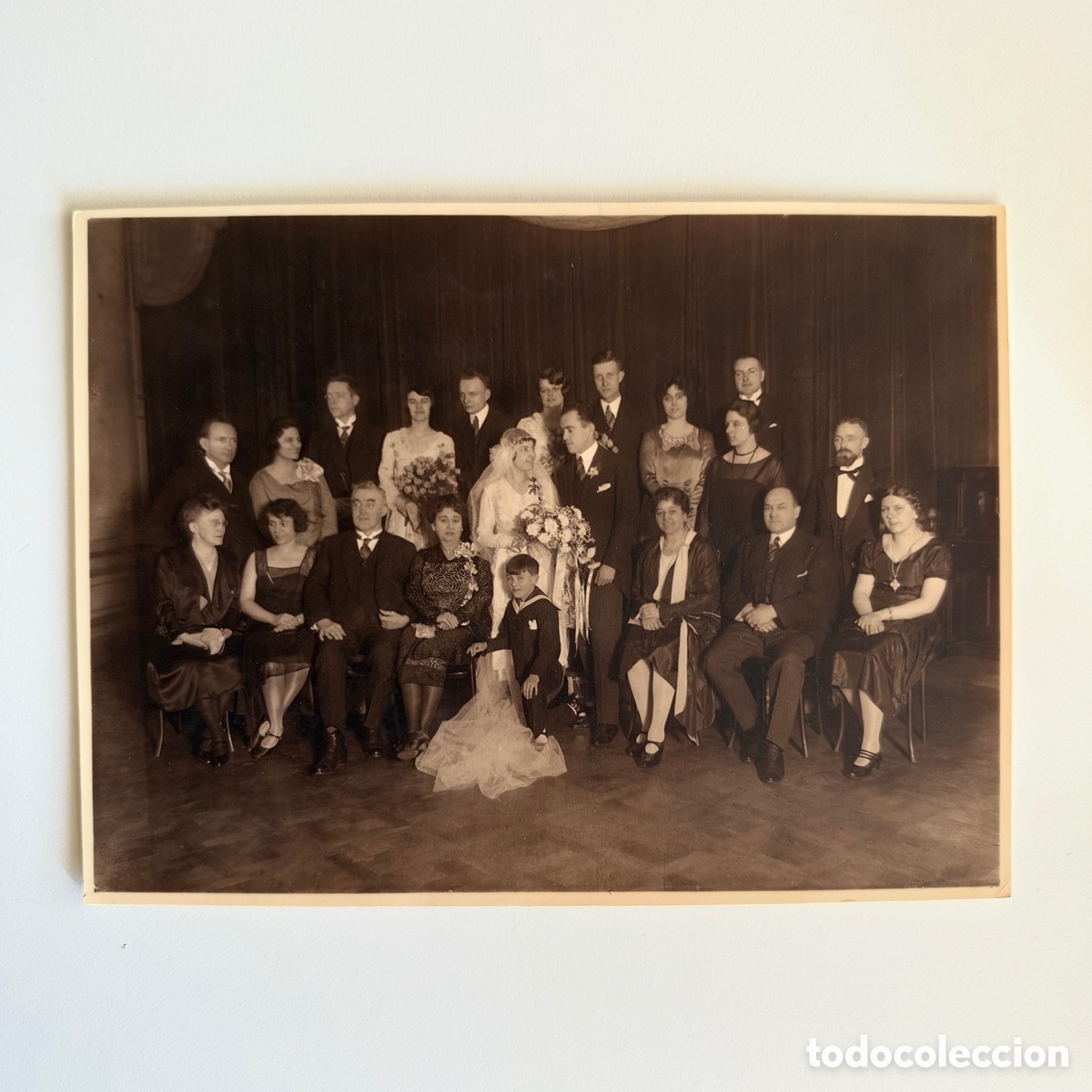 Fotografia antica: Antigua foto de novios con familia