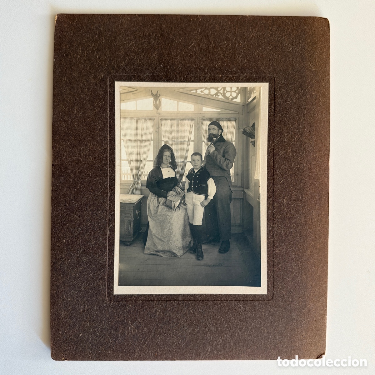 Fotografia antica: Antigua foto de pareja con ni&ntilde;o