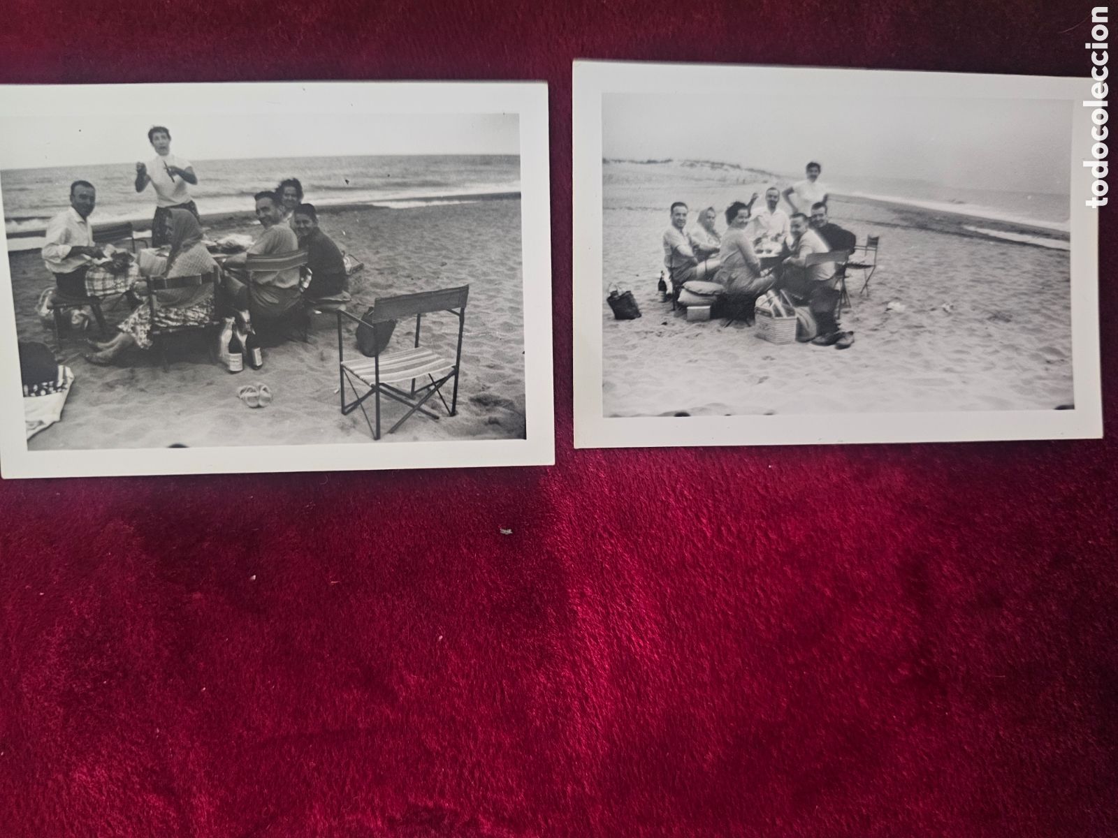 Fotografia antica: Lote de 2 Fotograf&iacute;as Antiguas en la Playa &ndash; Picnic y Grupo Familiar (A&ntilde;o 1947)