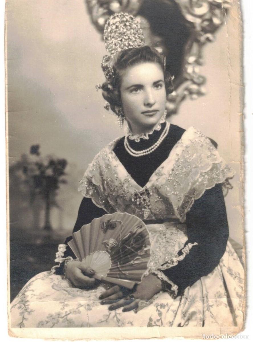 Fotograf&iacute;a antigua: :::: LC611 - FOTOGRAFIA - JOVEN FALLERA - 1958