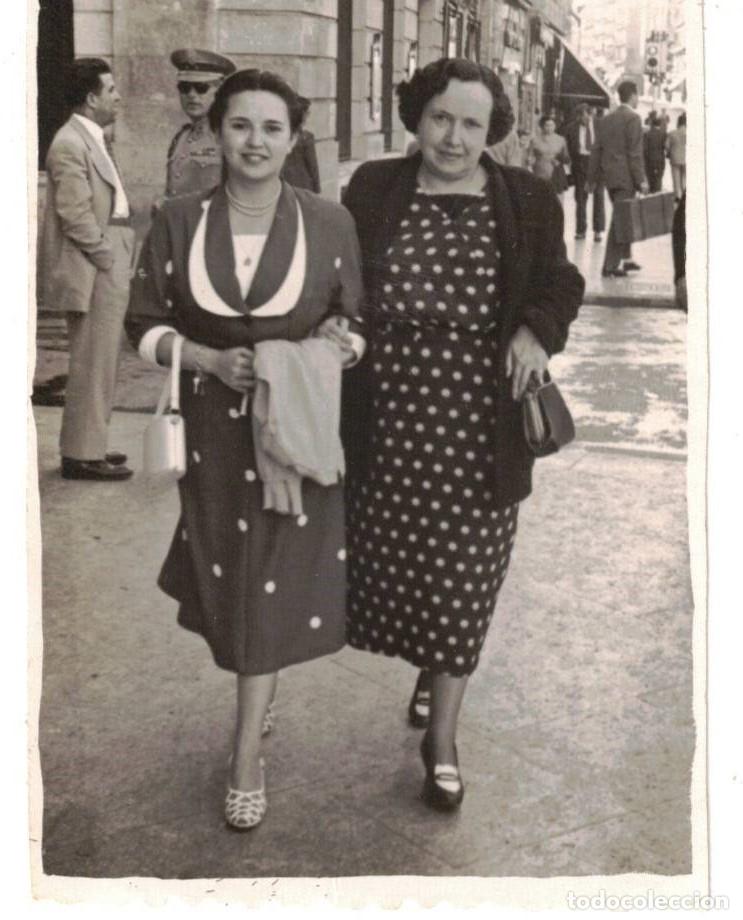 Fotograf&iacute;a antigua: :::: C401 - FOTOGRAFIA - AMIGAS DE PASEO ***