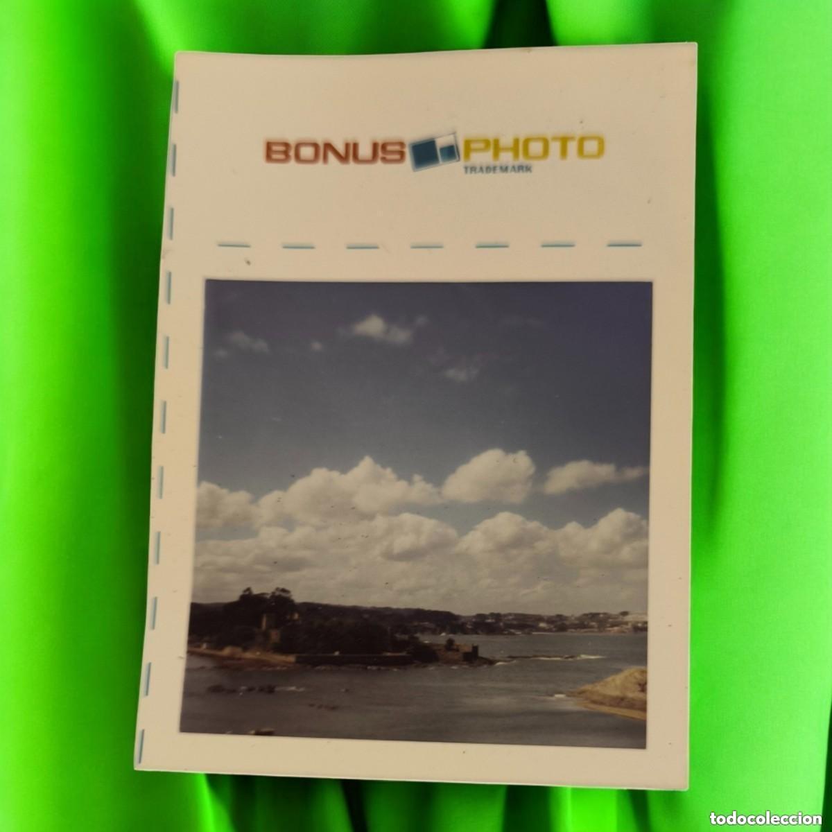 Fotografia antica: Fotograf&iacute;a Vintage A Color &ndash; Vista Panor&aacute;mica De Costa Y Cielo Nublado