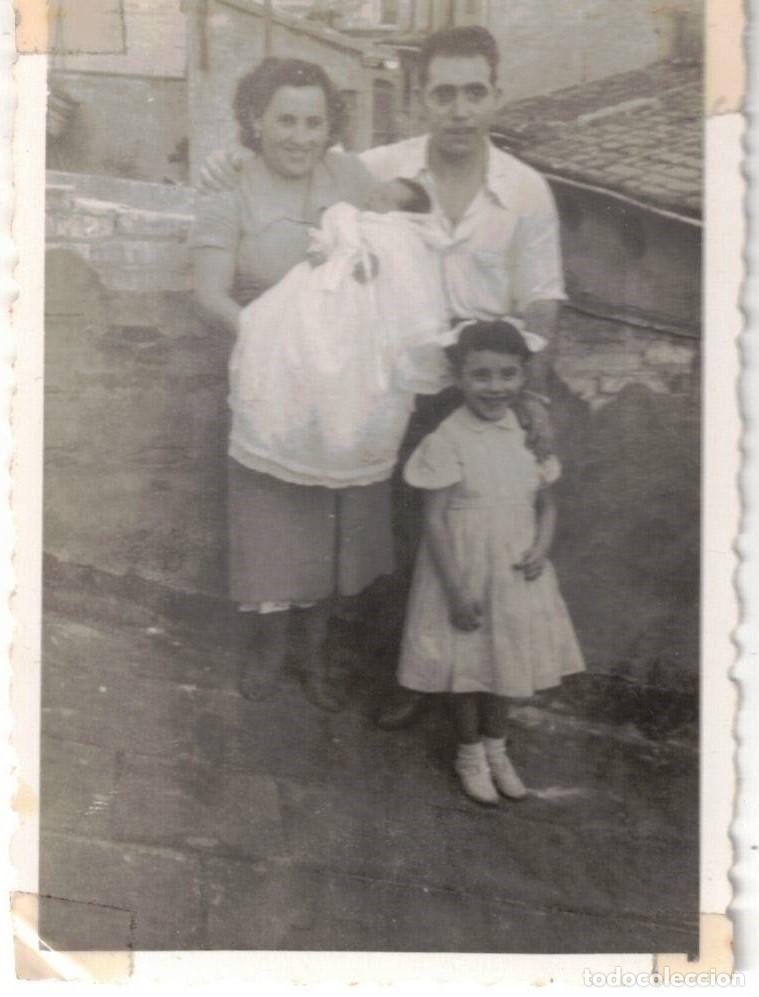 Fotografia antiga: :::: C439 - FOTOGRAFIA - PAREJA CON SUS NI&Ntilde;ITAS ***