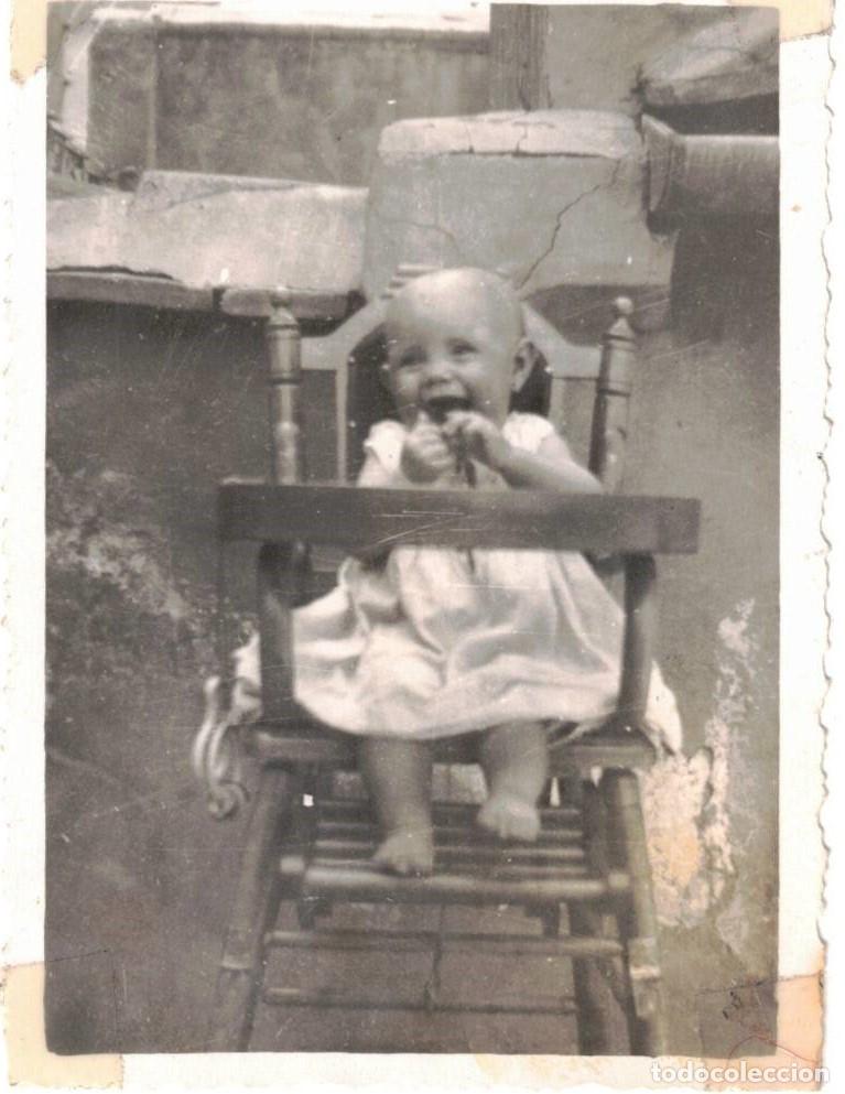Fotografia antiga: :::: C442 - FOTOGRAFIA - NI&Ntilde;ITA EN SU TRONA ***