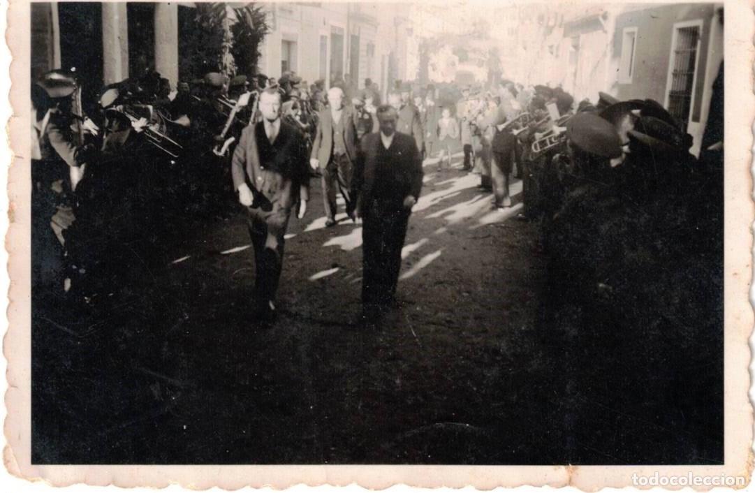 Photographie ancienne: :::: C445 - FOTOGRAFIA - PROCESION O DESFILE - FOTO ANTONIO MONT - ALBALAT DE LA RIBERA ***