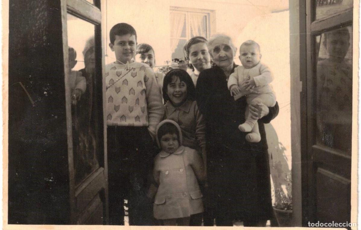 Fotografia antica: :::: D341 - FOTOGRAFIA - GRUPO FAMILIAR 1964