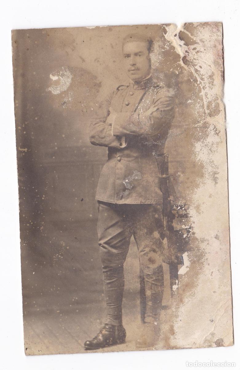 Fotografia antica: Militar antiguo. Antigua fotograf&iacute;a de estudio. Tama&ntilde;o postal.