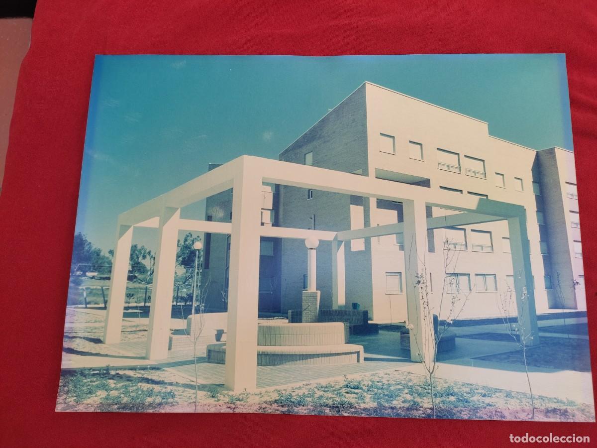 Fotografia antiga: antigua fotografia de edificio a&ntilde;os 70 - Fineras