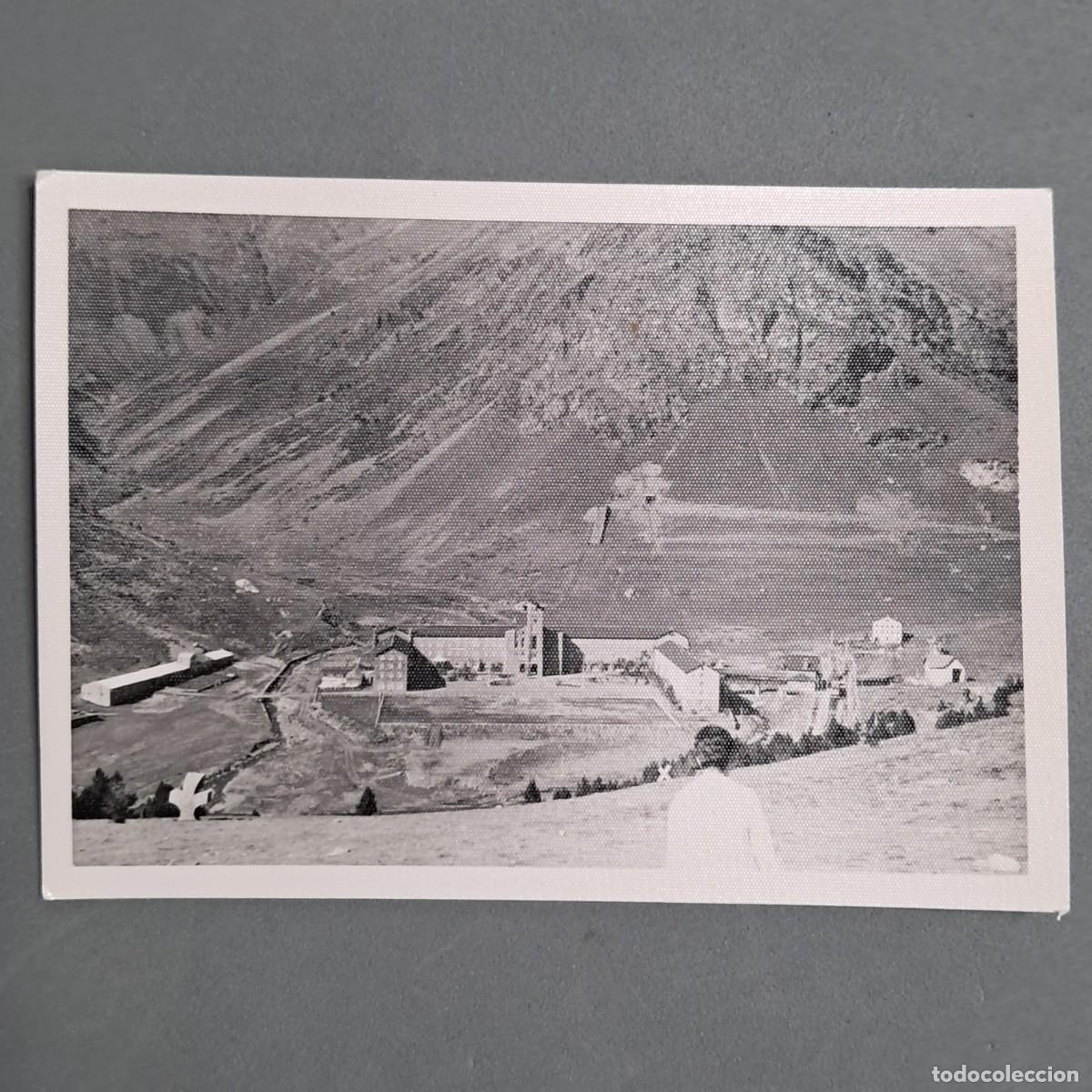 Fotografia antiga: Antigua fotograf&iacute;a, Santuario de N&uacute;ria tomada desde el Mirador del Llac, Cam&iacute; de les Creus. A&ntilde;os 60