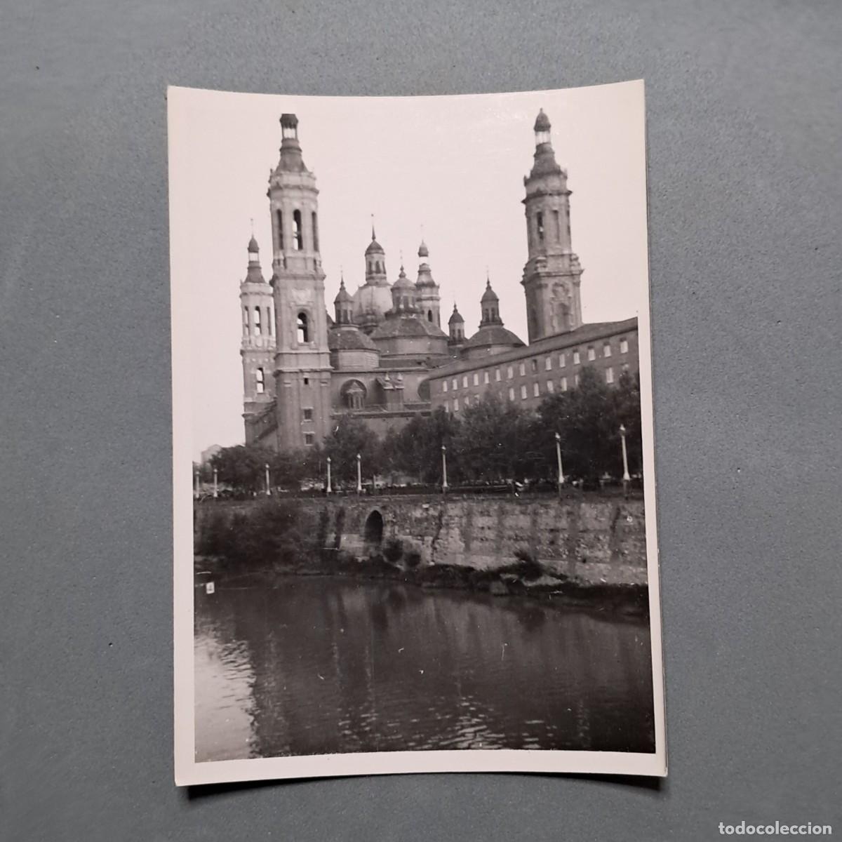 Fotografia antiga: Antigua fotograf&iacute;a, Bas&iacute;lica de Nuestra Se&ntilde;ora del Pilar desde el Puente Santiago, Zaragoza. A&ntilde;os 60