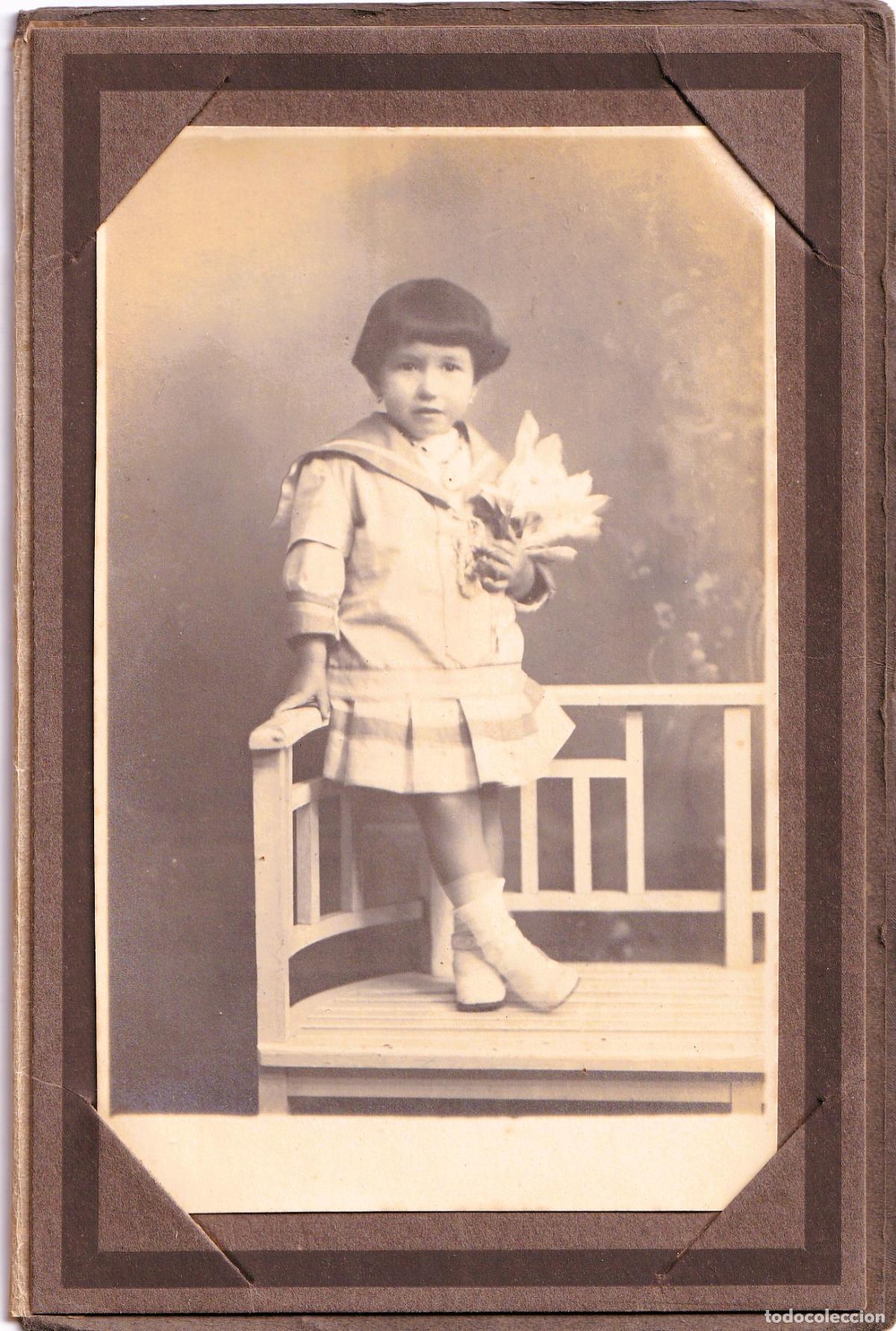 Alte Fotografie: Retrato de estudio de un ni&ntilde;o, d&eacute;cada de los 20, Foto La silueta, en carpetilla - CLC