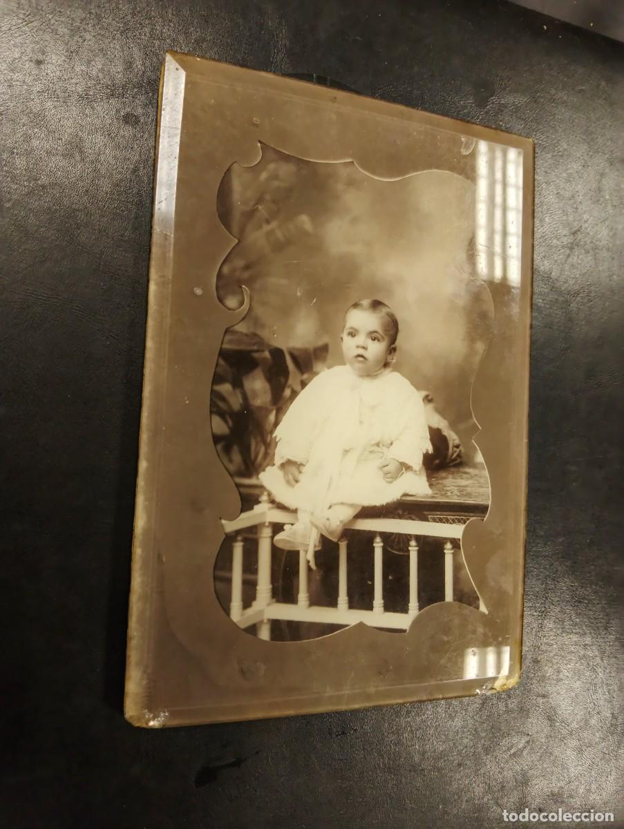 Photographie ancienne: ANTIGUA FOTOGRAFIA DE ESTUDIO ACRISTALADA DE SOBREMESA - PEQUE&Ntilde;A / O NI&Ntilde;A / O POSANDO
