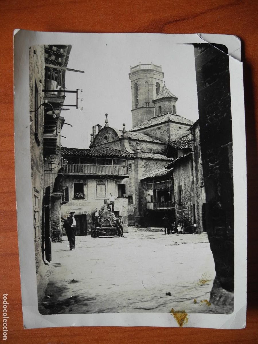 Fotograf&iacute;a antigua: Fotografia Plaza Mayor de Rupit i Pruit